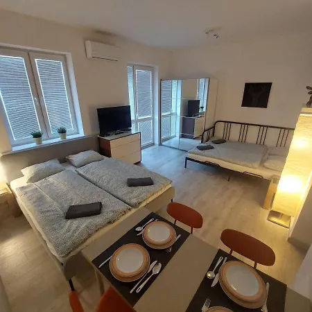 Utulny Apartman S Balkonom Apartment Bratislava